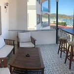 Deniz Manzarali Φετιγιέ